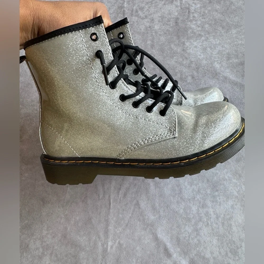 JUNIOR 1460 GLITTER LACE UP BOOTS Dr.